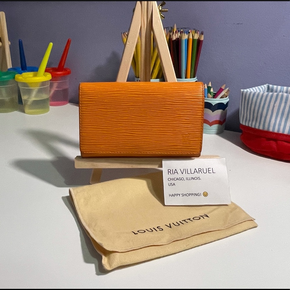Preloved Authentic LV  Semi-Short EPI Wallet
